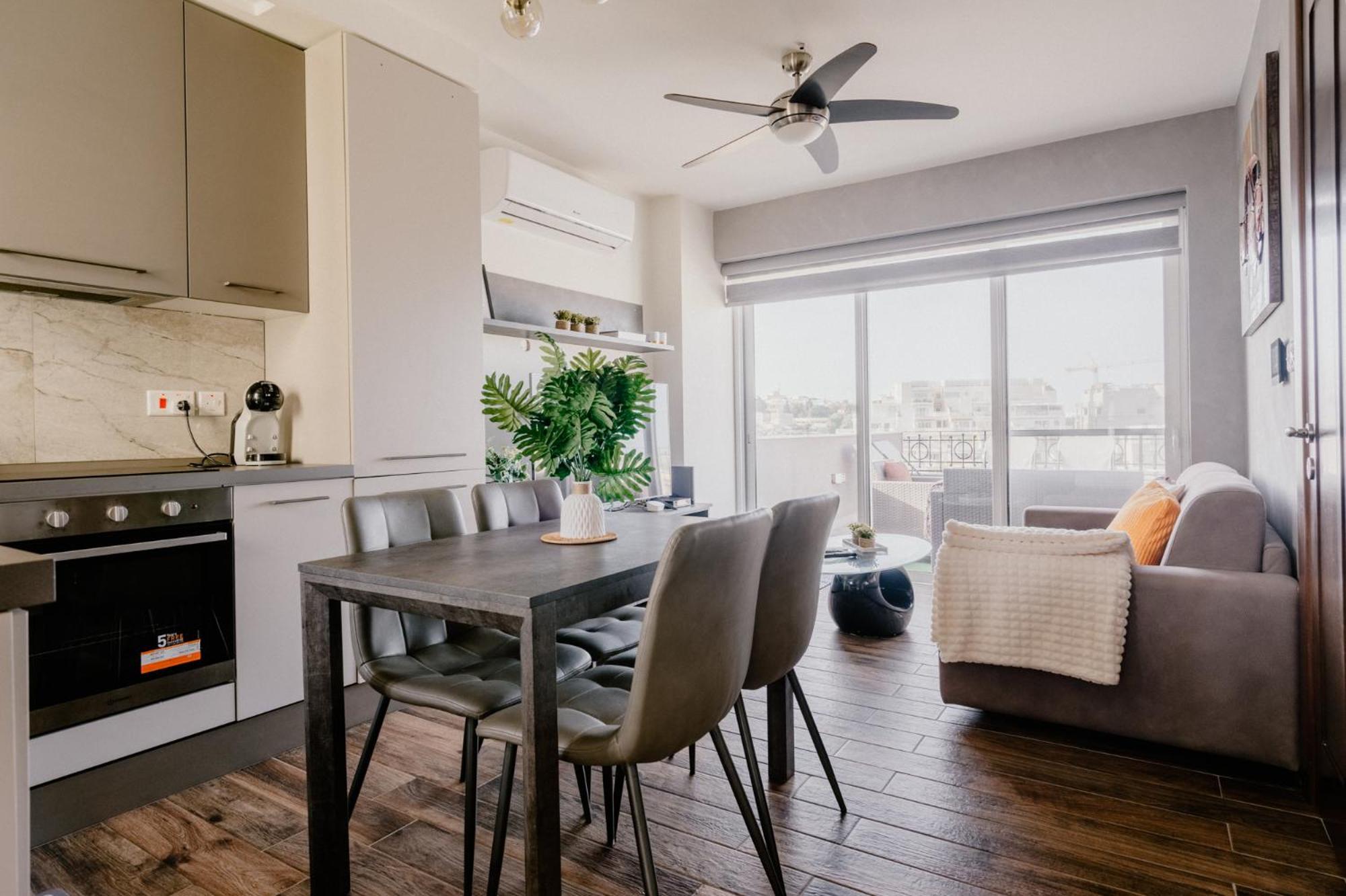 슬리에마 La88 Bayview Penthouse With Jacuzzi 아파트 외부 사진